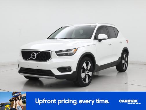 2021 Volvo XC40 T5 Momentum