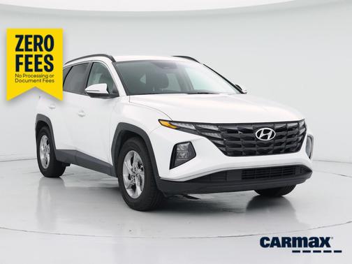 White 2023 Hyundai TUCSON SEL