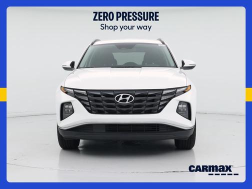 White 2023 Hyundai TUCSON SEL