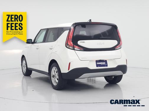 White 2023 Kia Soul LX