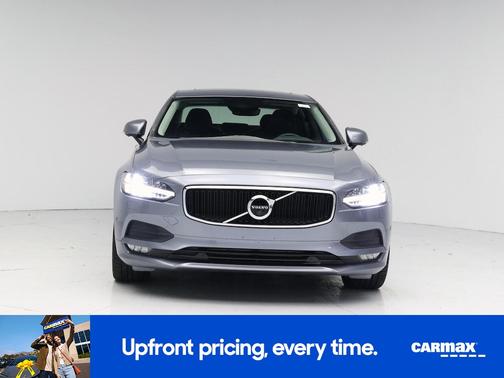 Gray 2018 Volvo S90 T6 Momentum