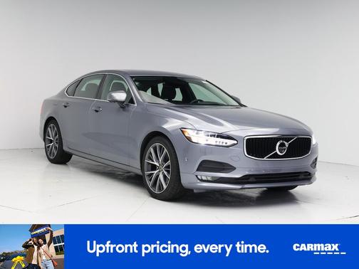Gray 2018 Volvo S90 T6 Momentum