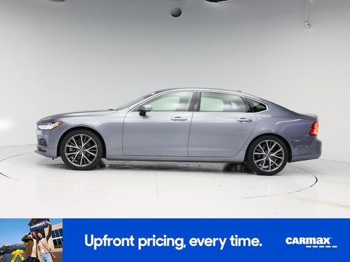 Gray 2018 Volvo S90 T6 Momentum