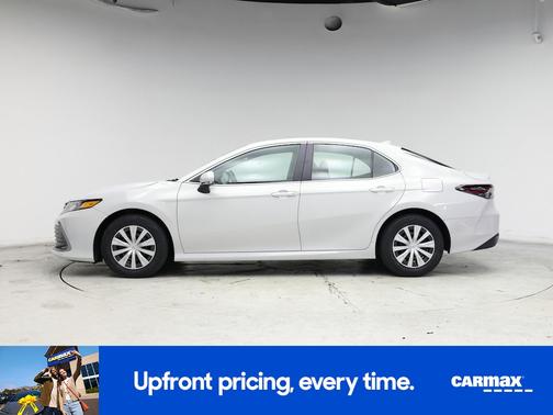 2022 Toyota Camry Hybrid LE