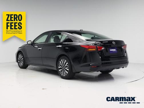 Black 2024 Nissan Altima SV