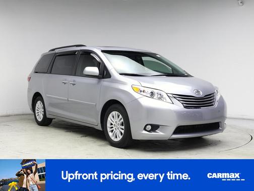 2017 Toyota Sienna XLE