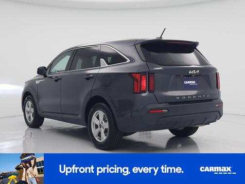 Gray 2022 Kia Sorento LX
