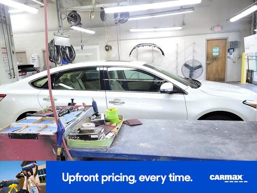 White 2015 Toyota Avalon XLE Touring