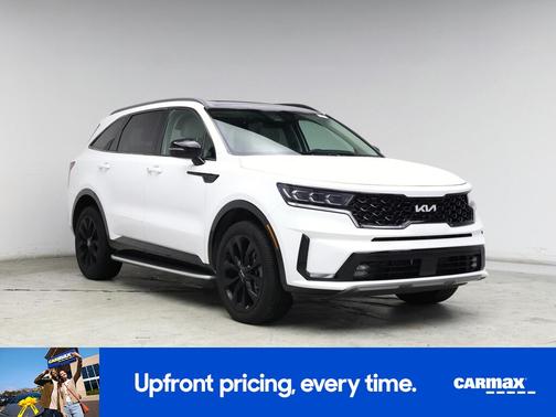 White 2022 Kia Sorento SX