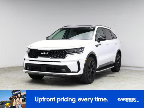 White 2022 Kia Sorento SX