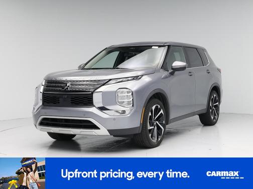 Silver 2024 Mitsubishi Outlander SE