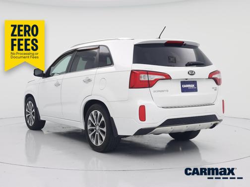 White 2014 Kia Sorento SX