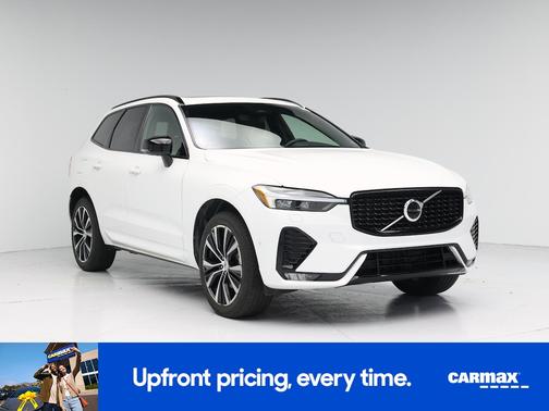 White 2023 Volvo XC60 B5 Plus Dark Theme