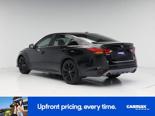 Black 2022 Nissan Altima SR