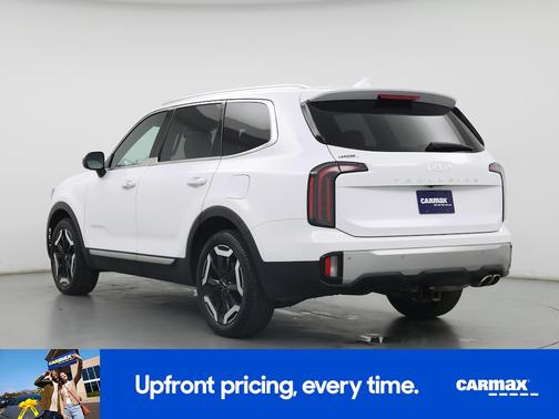 White 2023 Kia Telluride EX