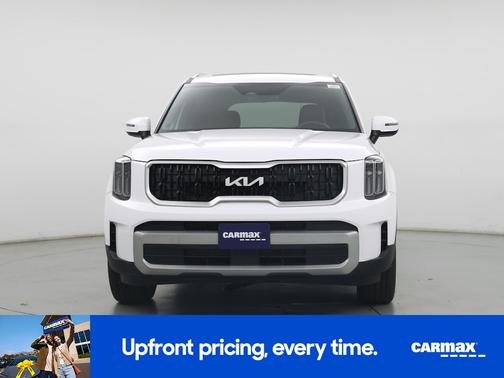 White 2023 Kia Telluride EX