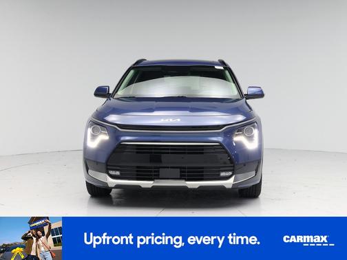 Blue 2024 Kia Niro SX