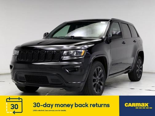 Photo 4 of 25 of 2017 Jeep Grand Cherokee Altitude