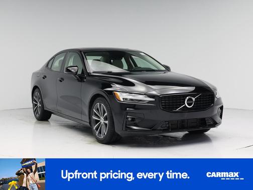 Black 2021 Volvo S60 T5 Momentum