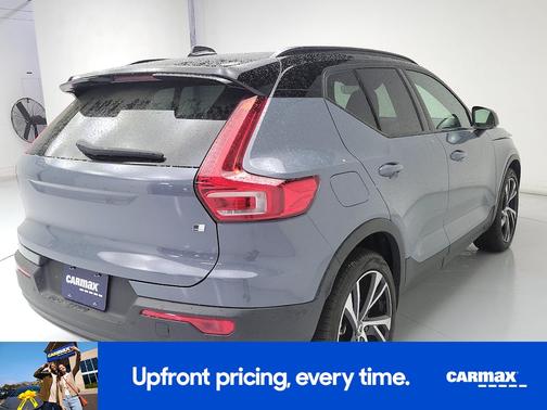 2022 Volvo XC40 T5 R-Design