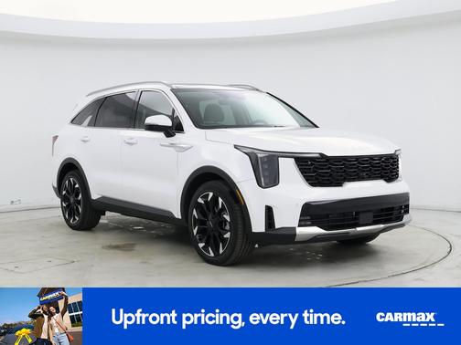 White 2025 Kia Sorento EX