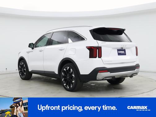 White 2025 Kia Sorento EX