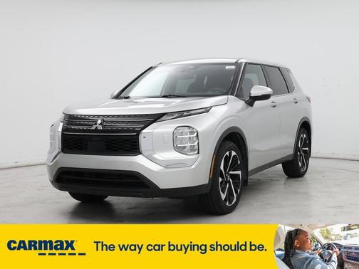 2022 Mitsubishi Outlander ES
