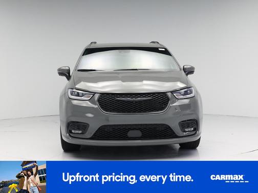Gray 2023 Chrysler Pacifica Touring L