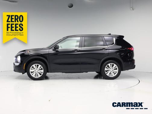 Black 2025 Mitsubishi Outlander SE