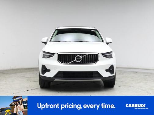 2024 Volvo XC40 B5 Plus Bright Theme