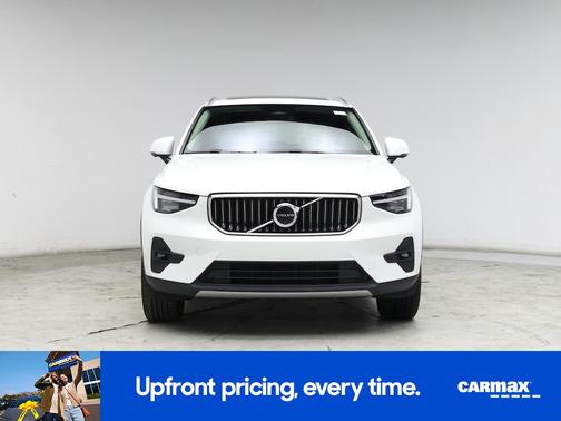 2024 Volvo XC40 B5 Plus Bright Theme