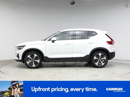 2024 Volvo XC40 B5 Plus Bright Theme