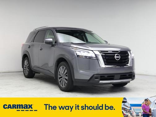 2024 Nissan Pathfinder SL