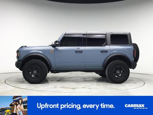 Blue 2023 Ford Bronco Badlands