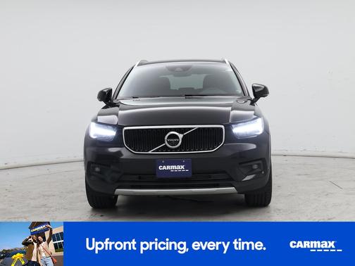 2022 Volvo XC40 T4 Momentum