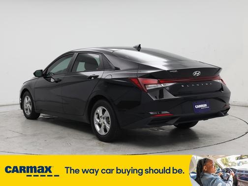 2022 Hyundai ELANTRA SE