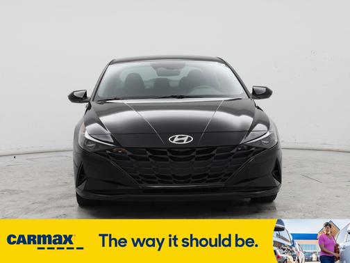 2022 Hyundai ELANTRA SE