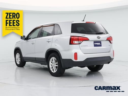 Silver 2015 Kia Sorento LX