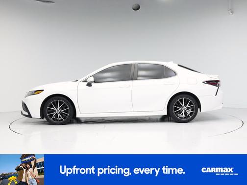 White 2021 Toyota Camry SE