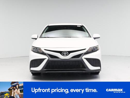White 2021 Toyota Camry SE