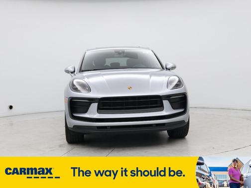 2022 Porsche Macan Base (PDK)