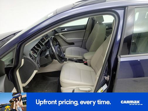 2019 Volkswagen Golf SE