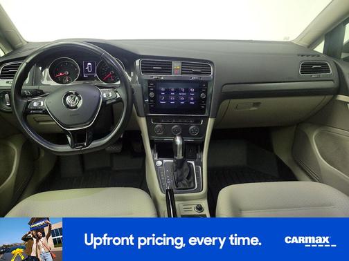 2019 Volkswagen Golf SE