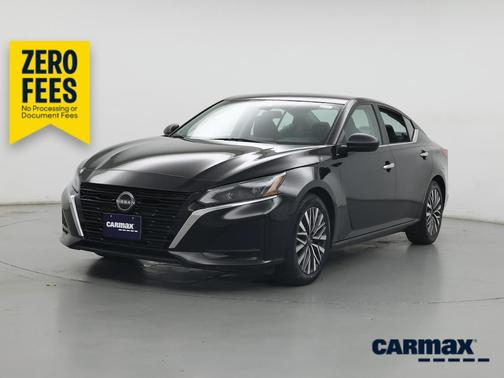 Black 2024 Nissan Altima SV