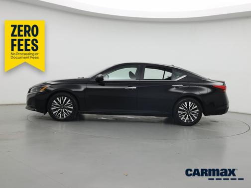 Black 2024 Nissan Altima SV