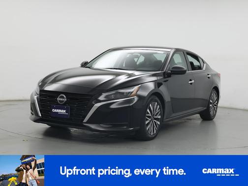 Black 2024 Nissan Altima SV