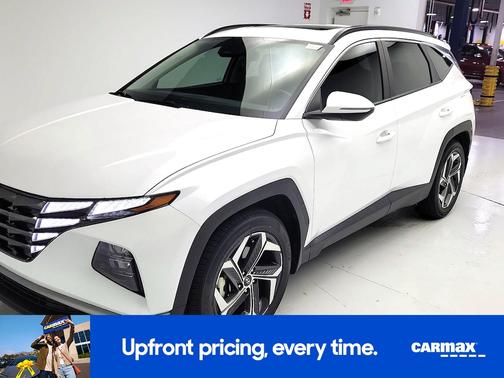 White 2022 Hyundai TUCSON SEL