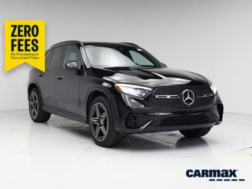 Black 2023 Mercedes-Benz GLC 300