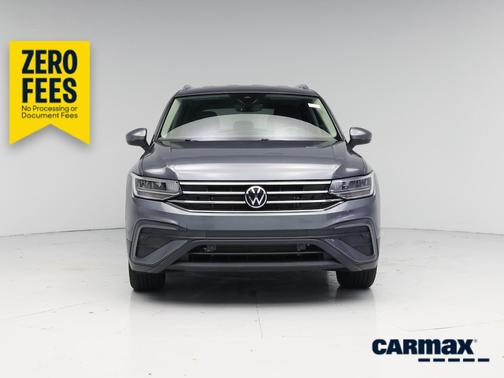 Gray 2023 Volkswagen Tiguan SE