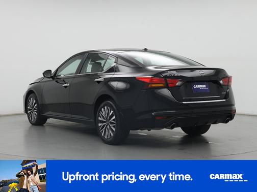 Black 2023 Nissan Altima SV
